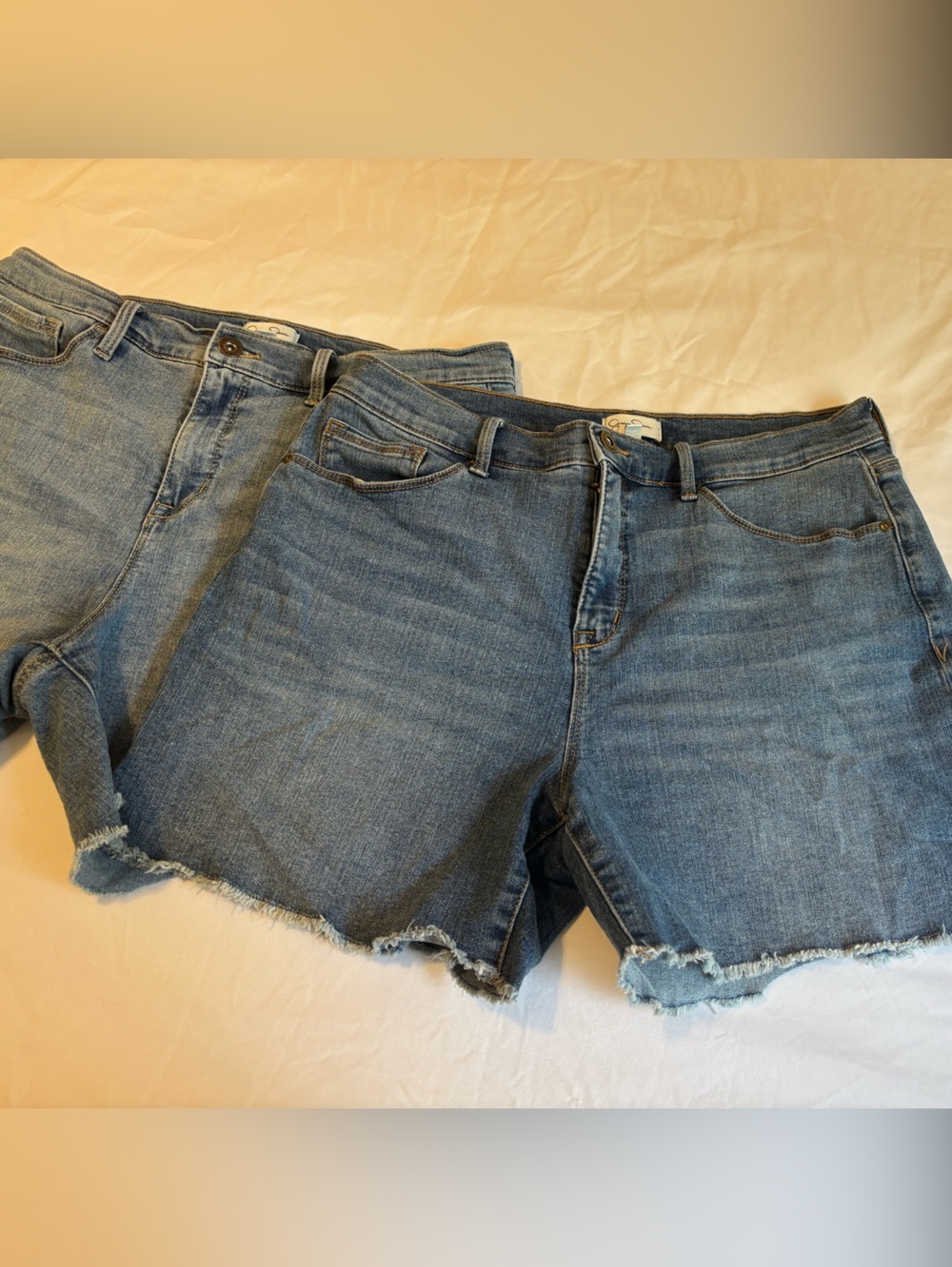 2 PAIR RELAXED Jessica Simpson Hi Rise Side Slit Jean Shorts- CutOff Frayed Edge